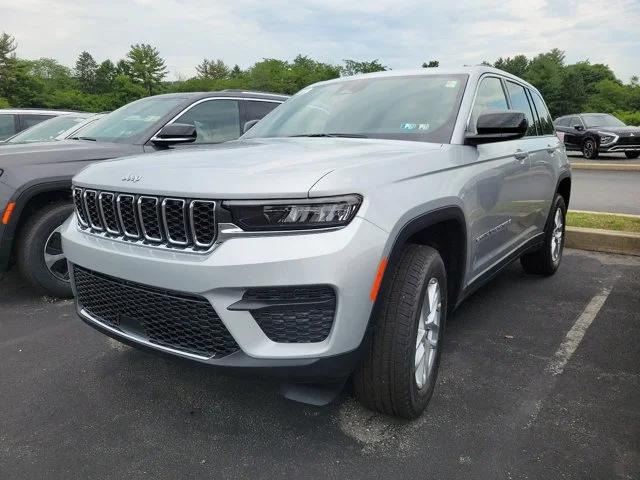 2024 Jeep Grand Cherokee GRAND CHEROKEE LAREDO X 4X4