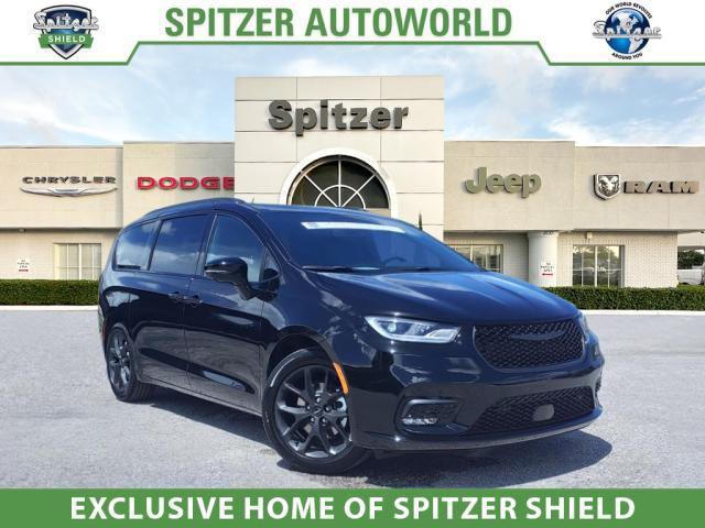 2024 Chrysler Pacifica PACIFICA TOURING L