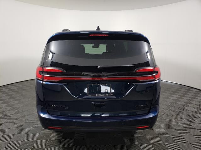 2024 Chrysler Pacifica PACIFICA TOURING L