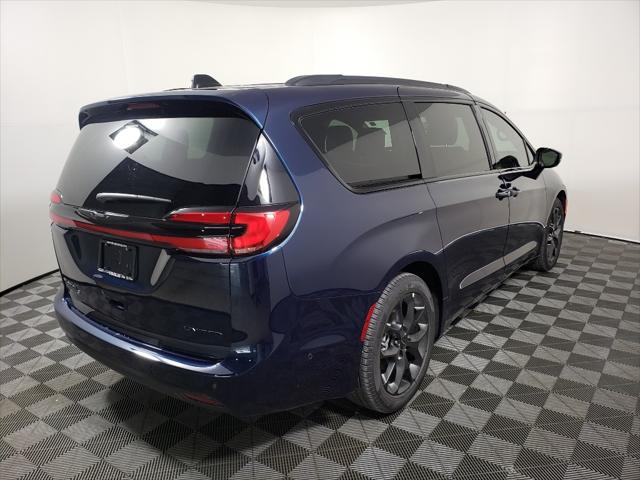 2024 Chrysler Pacifica PACIFICA TOURING L