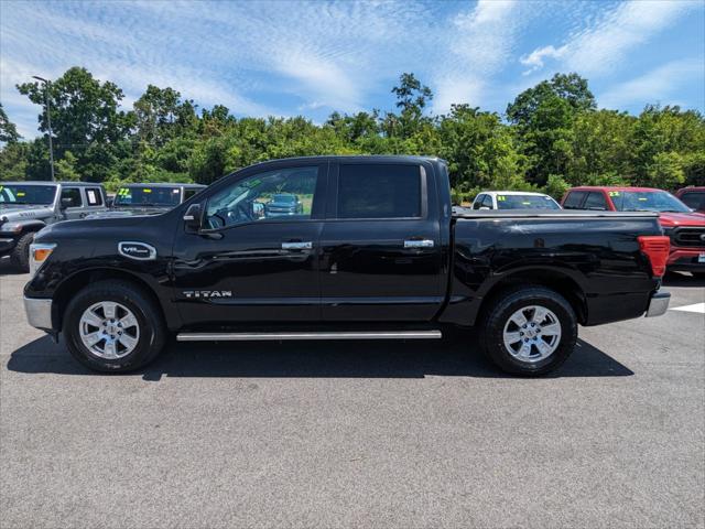 2017 Nissan TITAN SV