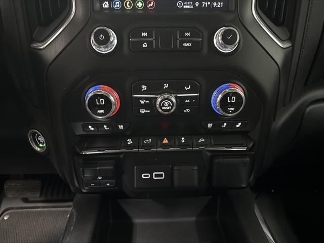 2023 GMC Sierra 3500HD 4WD Crew Cab Standard Bed AT4