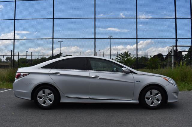 2012 Hyundai Sonata Hybrid Base 4dr Sedan