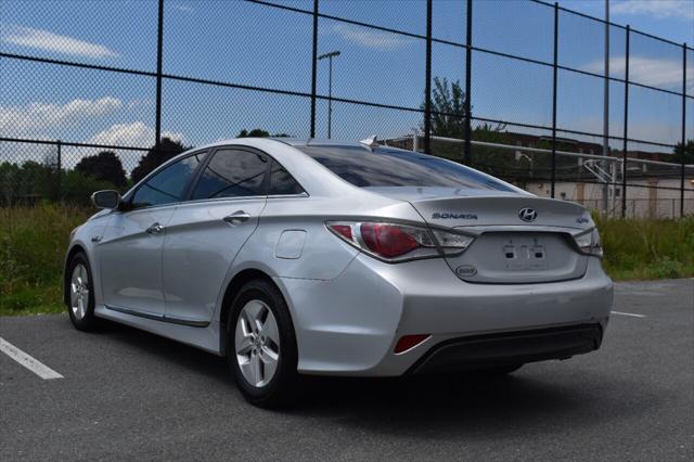 2012 Hyundai Sonata Hybrid Base 4dr Sedan