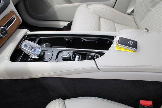 2020 Volvo XC90 Hybrid T8 Inscription 6 Passenger