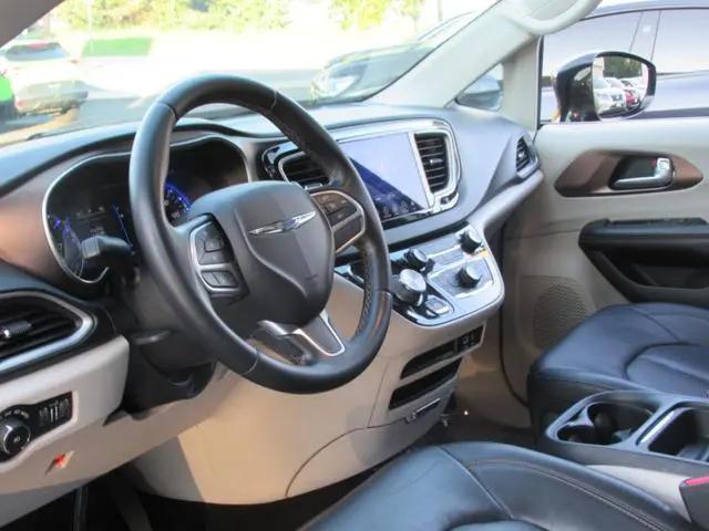 2017 Chrysler Pacifica Touring-L