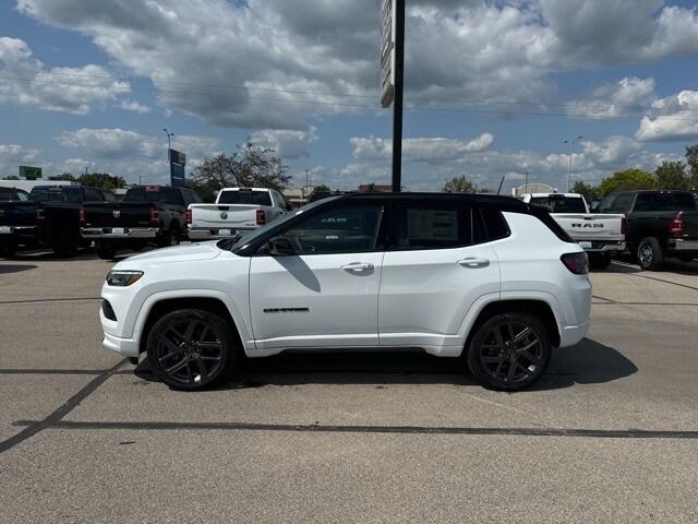 2024 Jeep Compass COMPASS LIMITED 4X4