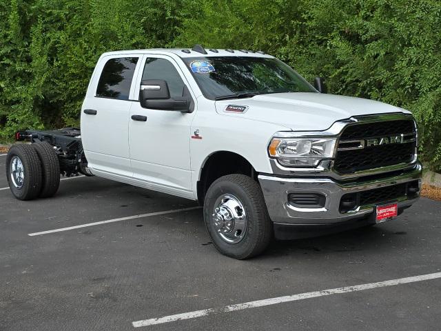 2024 RAM Ram 3500 Chassis Cab RAM 3500 TRADESMAN CREW CAB CHASSIS 4X4 60 CA