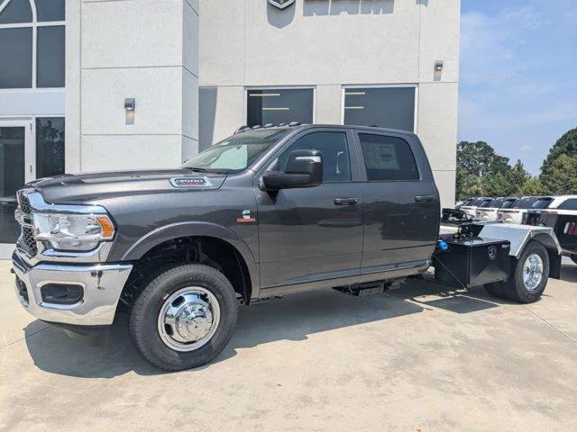 2024 RAM Ram 3500 Chassis Cab RAM 3500 TRADESMAN CREW CAB CHASSIS 4X4 60 CA