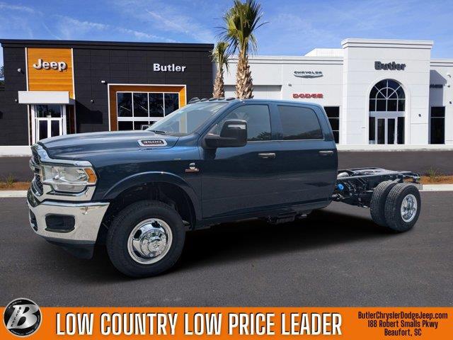 2024 RAM Ram 3500 Chassis Cab RAM 3500 TRADESMAN CREW CAB CHASSIS 4X4 60 CA