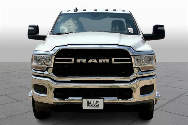 2024 RAM Ram 3500 Chassis Cab RAM 3500 TRADESMAN CREW CAB CHASSIS 4X4 60 CA