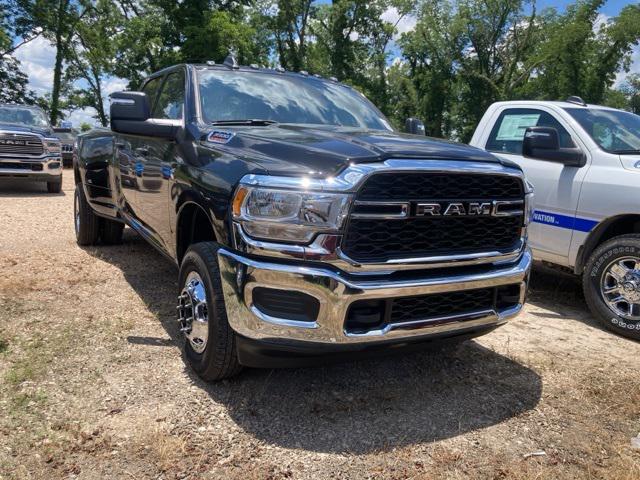 2024 RAM Ram 3500 RAM 3500 TRADESMAN CREW CAB 4X4 8 BOX