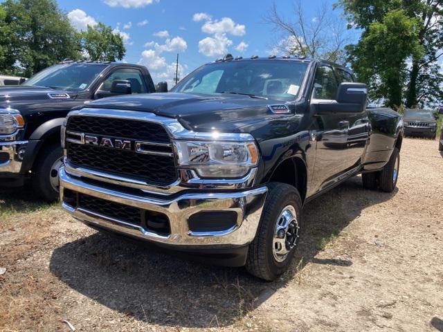 2024 RAM Ram 3500 RAM 3500 TRADESMAN CREW CAB 4X4 8 BOX