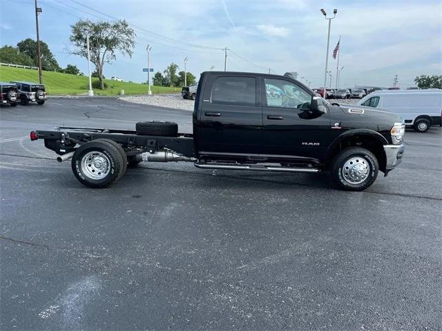 2024 RAM Ram 3500 Chassis Cab RAM 3500 LARAMIE CREW CAB CHASSIS 4X4 60 CA