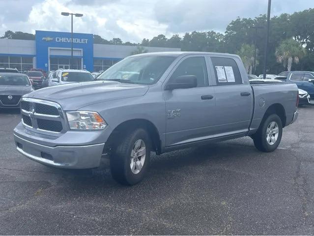 2022 RAM 1500 Classic SLT Crew Cab 4x2 57 Box