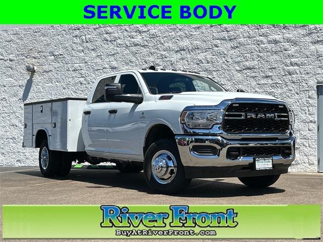 2024 RAM Ram 3500 Chassis Cab RAM 3500 TRADESMAN CREW CAB CHASSIS 4X4 60 CA