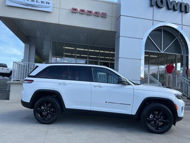 2023 Jeep Grand Cherokee Altitude 4x4