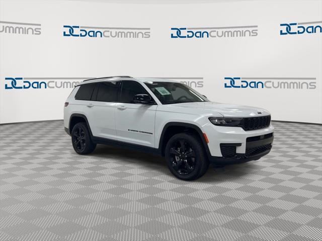 2022 Jeep Grand Cherokee L Altitude 4x4 2022 Jeep Grand Cherokee L Altitude 4x4