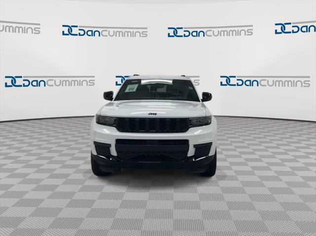 2022 Jeep Grand Cherokee L Altitude 4x4 2022 Jeep Grand Cherokee L Altitude 4x4