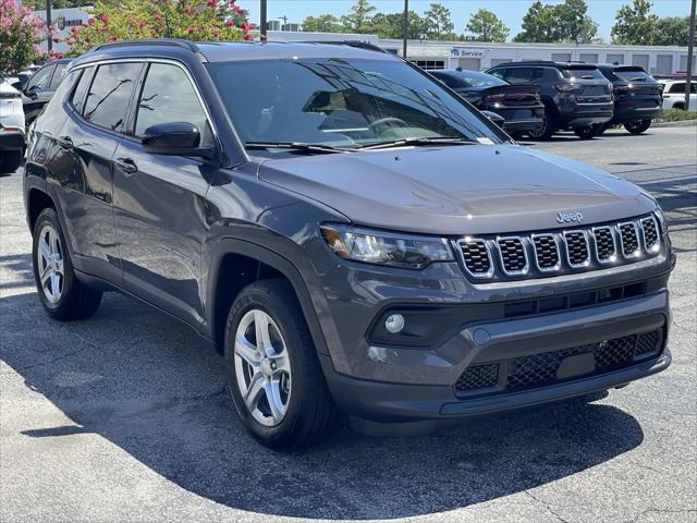 2024 Jeep Compass COMPASS LATITUDE 4X4