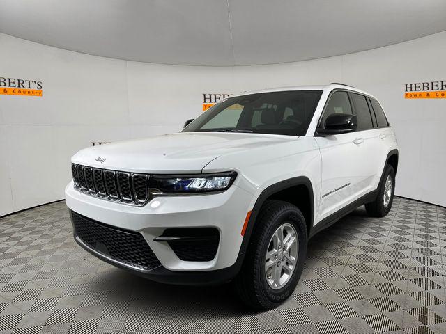 2024 Jeep Grand Cherokee GRAND CHEROKEE LAREDO 4X2