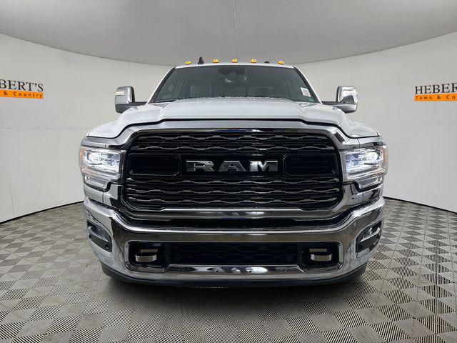 2024 RAM Ram 3500 RAM 3500 LIMITED CREW CAB 4X4 8 BOX