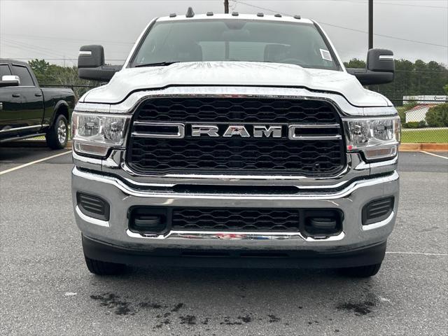 2024 RAM Ram 3500 Chassis Cab RAM 3500 TRADESMAN CREW CAB CHASSIS 4X4 60 CA