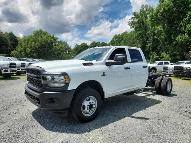 2024 RAM Ram 3500 Chassis Cab RAM 3500 TRADESMAN CREW CAB CHASSIS 4X4 60 CA