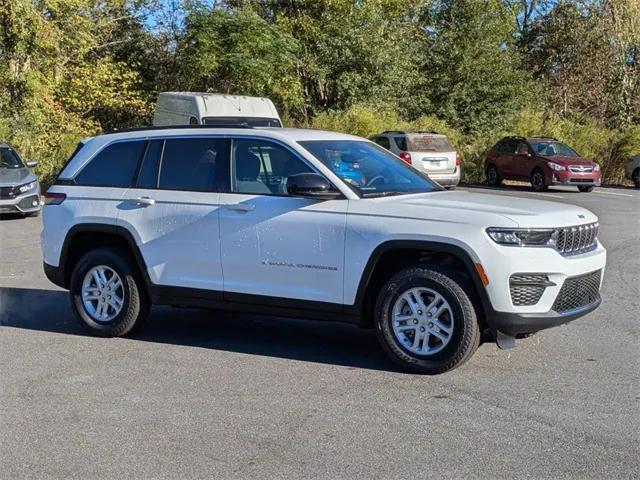 2024 Jeep Grand Cherokee GRAND CHEROKEE LAREDO 4X2