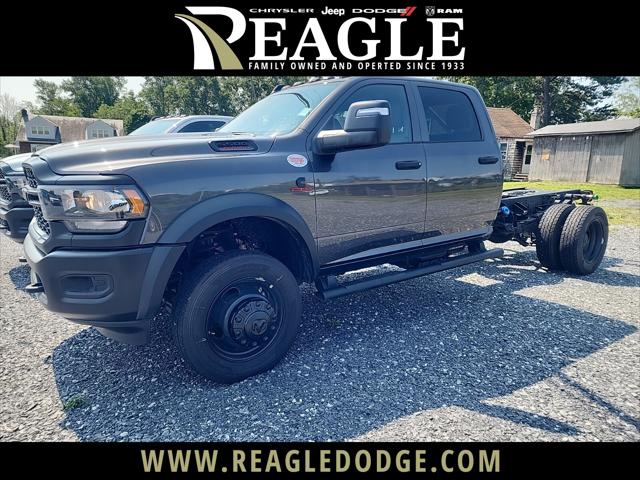 2024 RAM Ram 5500 Chassis Cab RAM 5500 TRADESMAN CHASSIS CREW CAB 4X4 60 CA