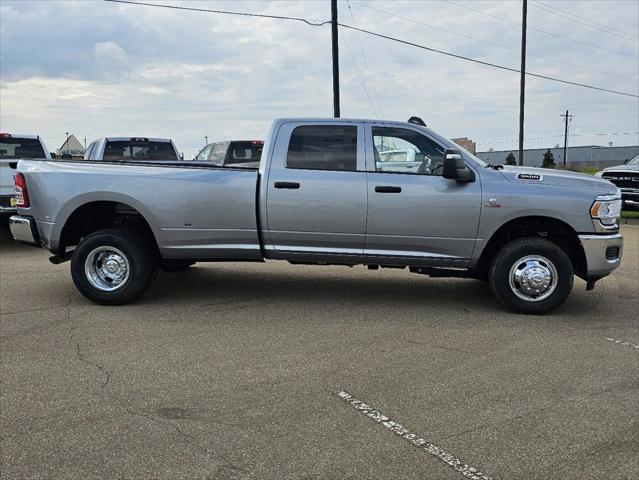 2024 RAM Ram 3500 RAM 3500 TRADESMAN CREW CAB 4X4 8 BOX