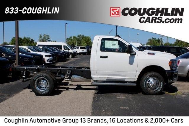 2024 RAM Ram 3500 Chassis Cab RAM 3500 TRADESMAN CHASSIS REGULAR CAB 4X4 60 CA 2024 RAM Ram 3500 Chassis Cab RAM 3500 TRADESMAN CHASSIS REGULAR CAB 4X4 60 CA