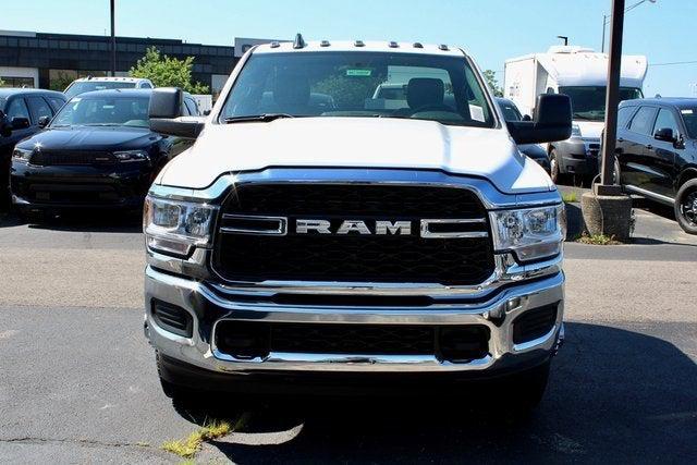 2024 RAM Ram 3500 Chassis Cab RAM 3500 TRADESMAN CHASSIS REGULAR CAB 4X4 60 CA 2024 RAM Ram 3500 Chassis Cab RAM 3500 TRADESMAN CHASSIS REGULAR CAB 4X4 60 CA