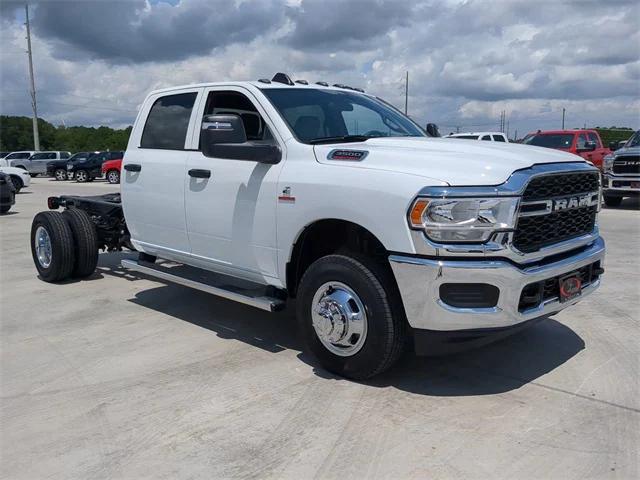 2024 RAM Ram 3500 Chassis Cab RAM 3500 TRADESMAN CREW CAB CHASSIS 4X4 60 CA