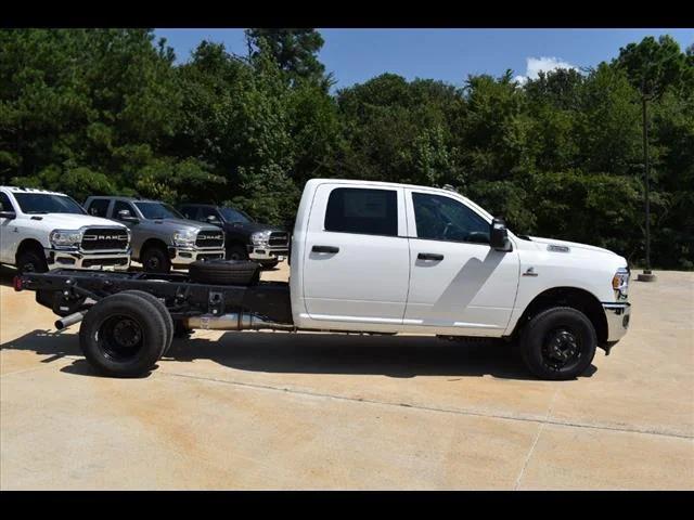 2024 RAM Ram 3500 Chassis Cab RAM 3500 TRADESMAN CREW CAB CHASSIS 4X4 60 CA