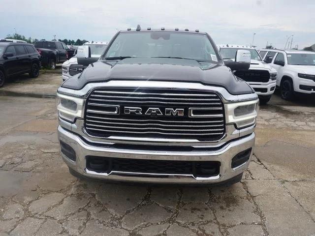 2024 RAM Ram 3500 RAM 3500 LARAMIE MEGA CAB 4X4 64 BOX