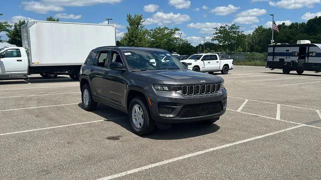 2024 Jeep Grand Cherokee GRAND CHEROKEE LAREDO 4X4