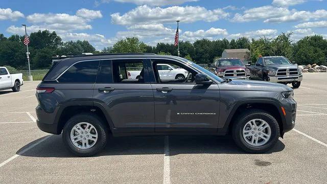 2024 Jeep Grand Cherokee GRAND CHEROKEE LAREDO 4X4