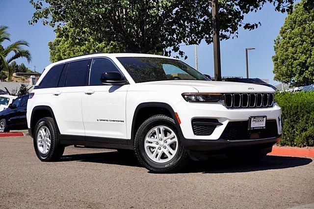 2024 Jeep Grand Cherokee GRAND CHEROKEE LAREDO 4X4