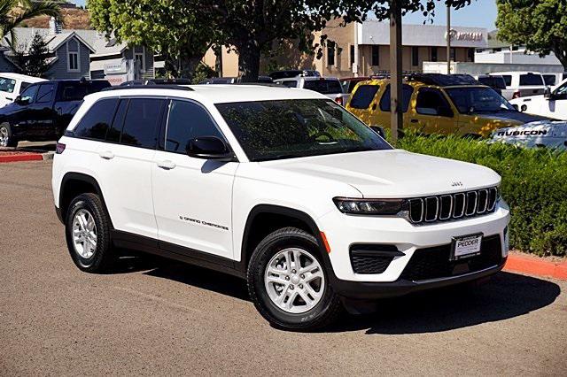 2024 Jeep Grand Cherokee GRAND CHEROKEE LAREDO 4X4