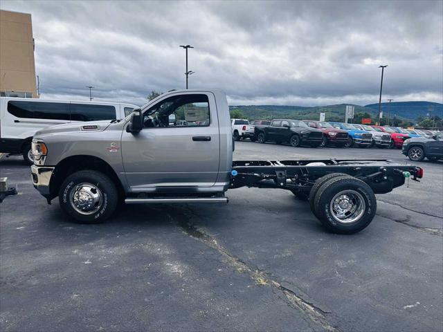 2024 RAM Ram 3500 Chassis Cab RAM 3500 TRADESMAN CHASSIS REGULAR CAB 4X4 60 CA