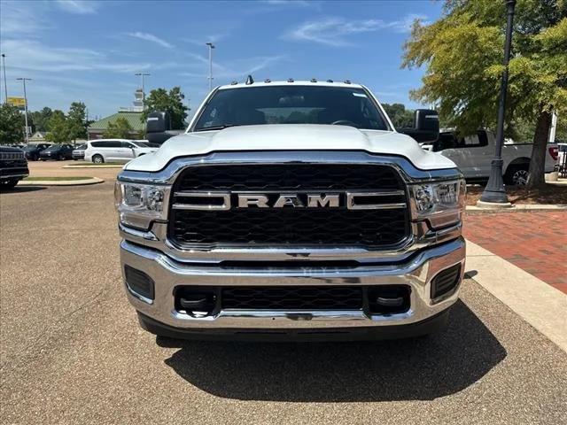 2024 RAM Ram 3500 Chassis Cab RAM 3500 TRADESMAN CREW CAB CHASSIS 4X4 60 CA