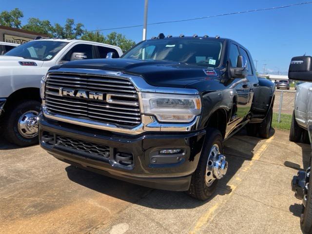 2024 RAM Ram 3500 RAM 3500 LARAMIE MEGA CAB 4X4 64 BOX