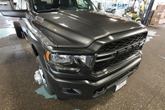 2024 RAM Ram 3500 Chassis Cab RAM 3500 TRADESMAN CREW CAB CHASSIS 4X4 60 CA