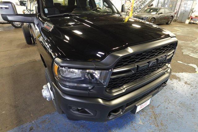 2024 RAM Ram 3500 Chassis Cab RAM 3500 TRADESMAN CREW CAB CHASSIS 4X4 60 CA