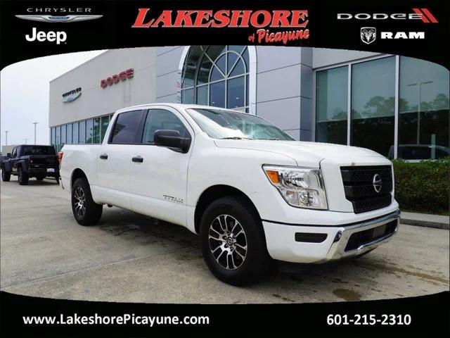 2022 Nissan TITAN Crew Cab SV 4x2