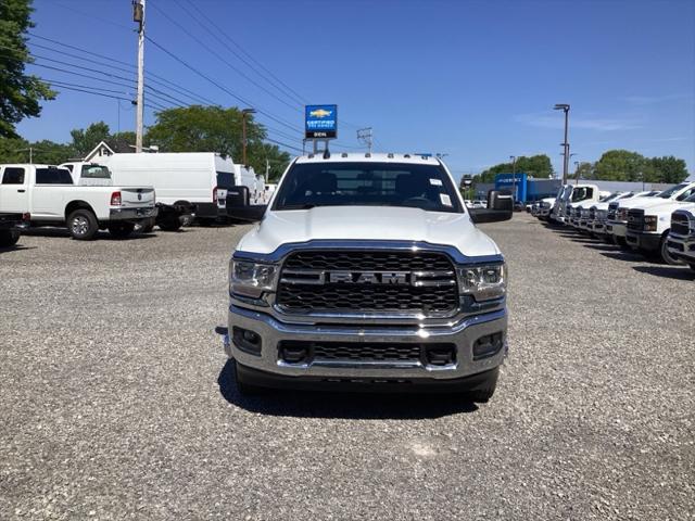 2024 RAM Ram 3500 Chassis Cab RAM 3500 TRADESMAN CREW CAB CHASSIS 4X4 60 CA