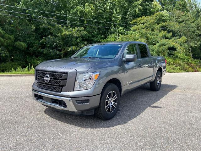 2023 Nissan TITAN Crew Cab SV 4x4