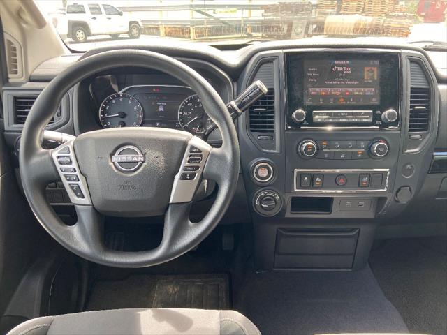 2023 Nissan TITAN Crew Cab SV 4x4