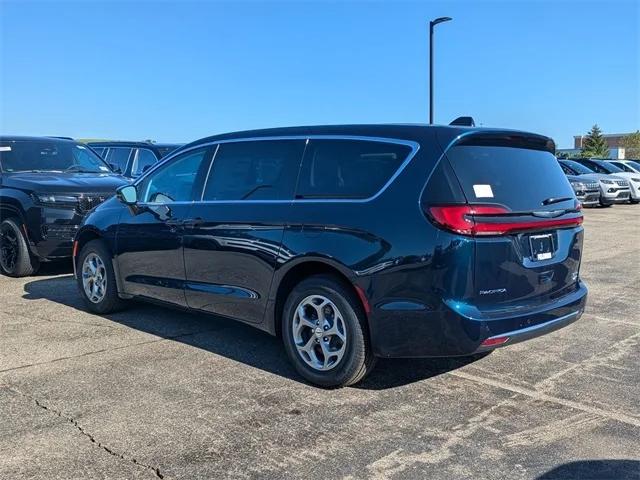 2024 Chrysler Pacifica PACIFICA LIMITED AWD